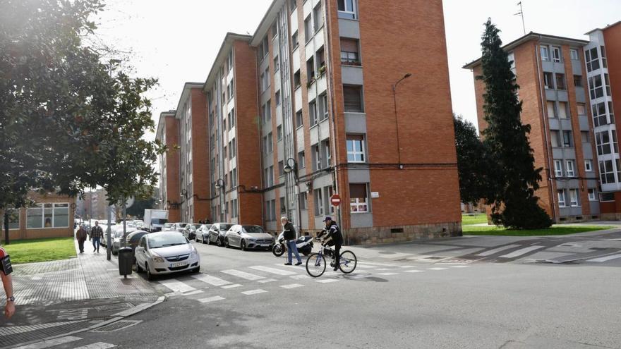 Hablan los vecinos del hombre atacado por su perro de raza potencialmente peligrosa, en Gijón: &quot;Él bajó sangrando por las escaleras y ella pidiendo una ambulancia&quot;