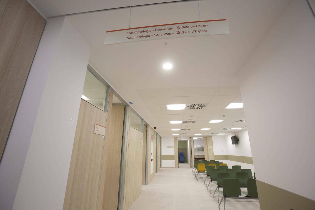 El conseller de Sanidad Miguel Mínguez visita el futuro hospital de día oncológico y la remodelación de las urgencias del hospital Sant Joan d’Alacant