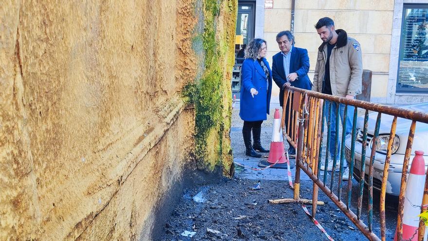 El PP de Siero denuncia la &quot;acumulación de suciedad&quot; que aprecia en las calles de la Pola