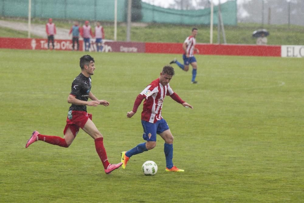 El partido entre el Sporting B y el Langreo, en imágenes