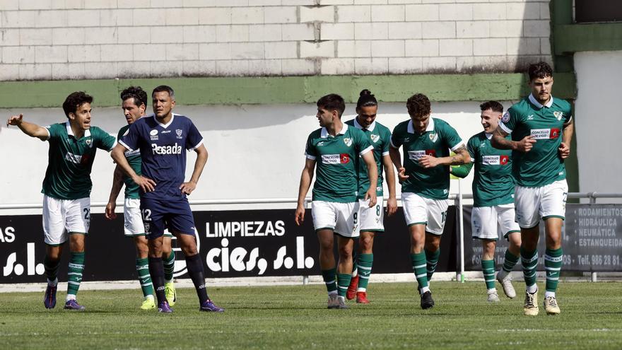 El Coruxo deja escapar dos puntos