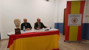 Los ponentes del acto franquista celebrado en un colegio de Zaragoza.
