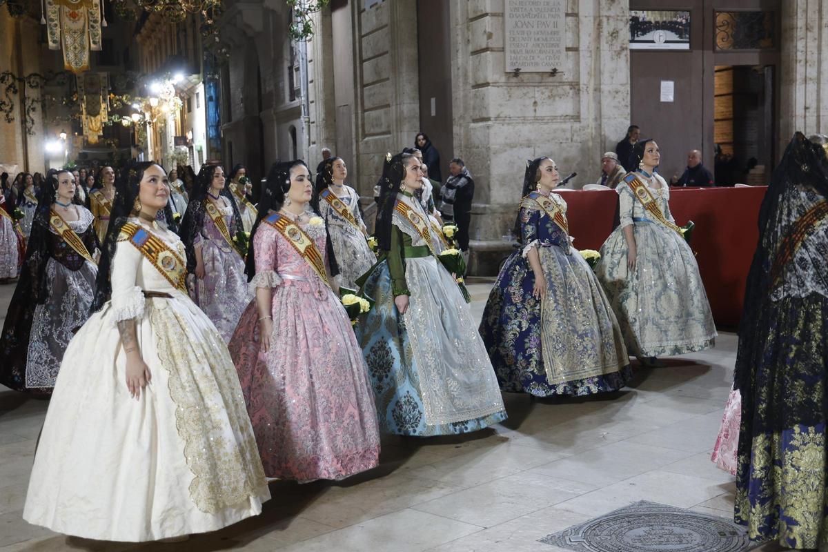 Todas las fotos de la ofrenda del 18 de marzo por la calle San Vicente hasta la 00:30 horas Todas las fotos de la ofrenda del 18 de marzo por la calle San Vicente hasta la 00:30 horas