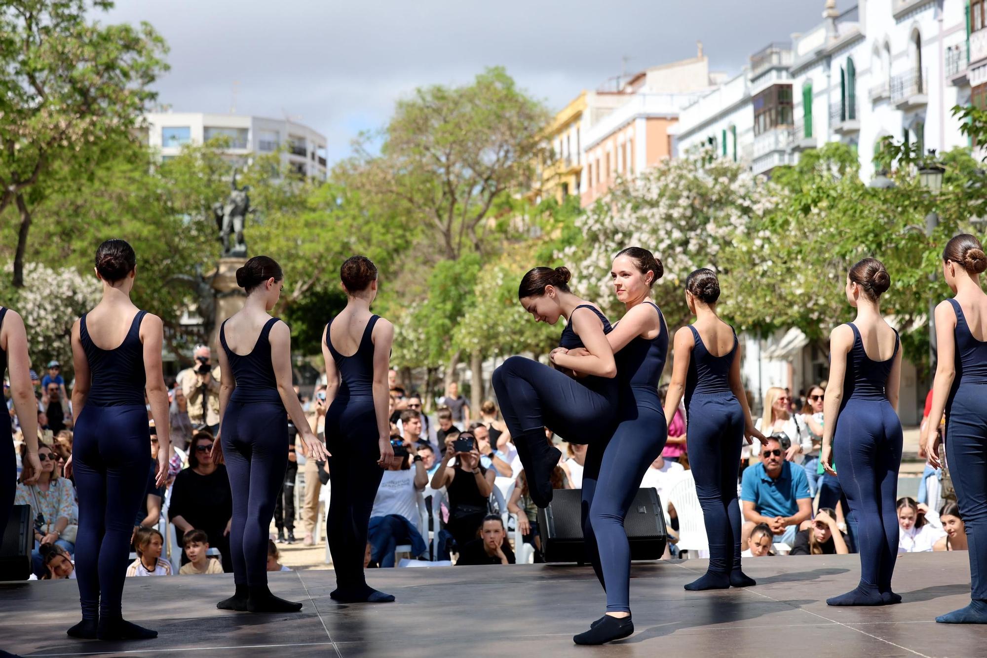 Galería: La danza toma el paseo de Vara de Rey