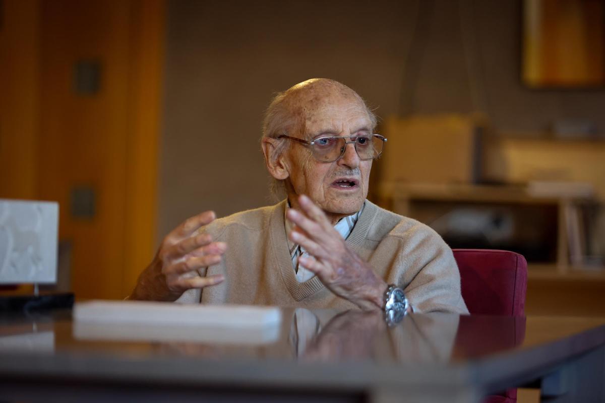 El escultor Adolf Aymat cumple 94 años El escultor Adolf Aymat cumple 94 años