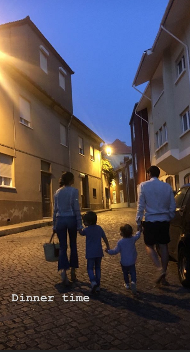 La familia Casillas-Carbonero, de cena por Oporto