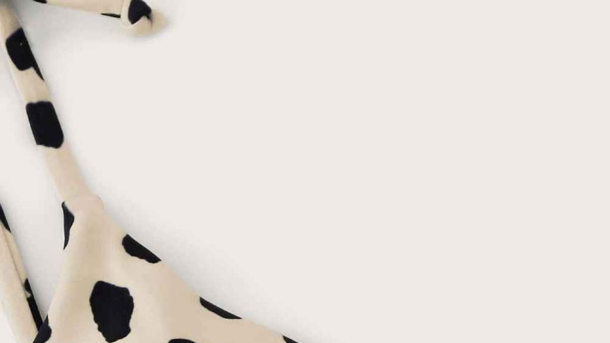 Detalle del bikini con estampado viral de lunares