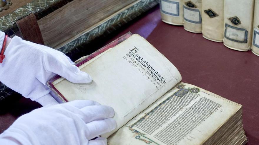 Las biblias de San Vicente Ferrer: una para la peregrinación, otra para el estudio