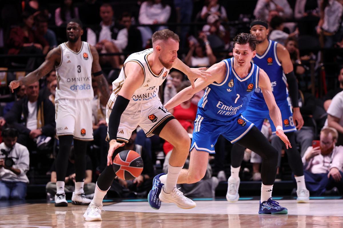Reciente partido entre el Real Madrid y el Dubai, uno de los equipos con su partido aplazado.