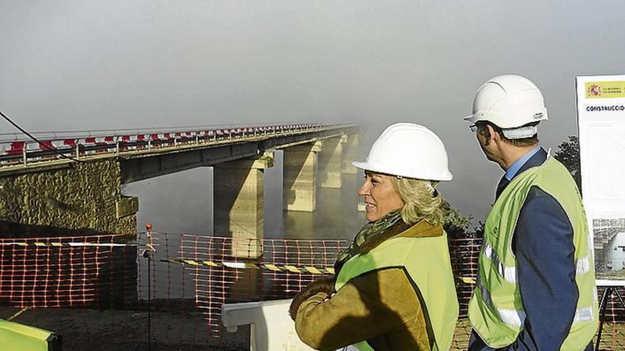 Las obras del nuevo puente de Castilblanco se terminarán a finales del 2016