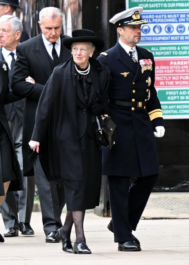 Margarita y Federico de Dinamarca en el funeral de Isabel II.