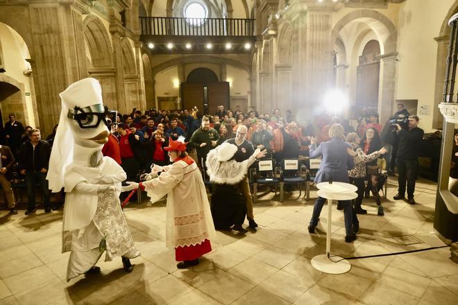 La sardina del Antroxu de Gijón ya tiene disfraz (en imágenes)