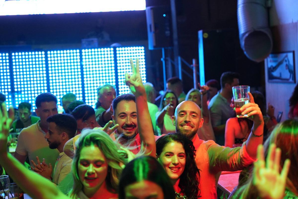 El ambiente del último viernes de la Feria de San Juan de Badajoz: encuéntrate en las fotos