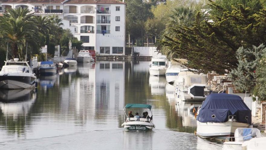 Els canals artificials característics d&#039;Empuriabrava