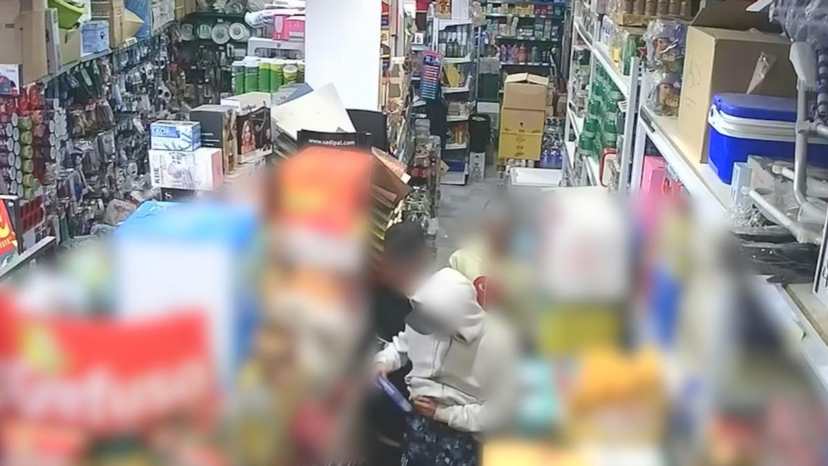 Imagen del robo en un comercio de Totana