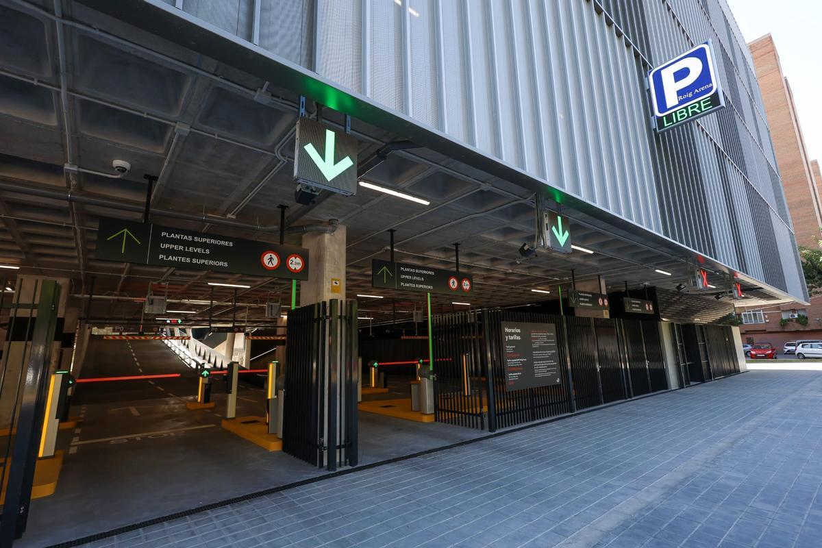 Parking público del Roig Arena