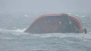 Un tifón hunde un carguero y un petrolero en Asia Oriental