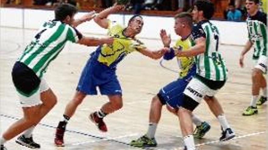 Una acció del partit d&#039;ahir entre l&#039;Augi Sarrià i La Salle Bonanova.