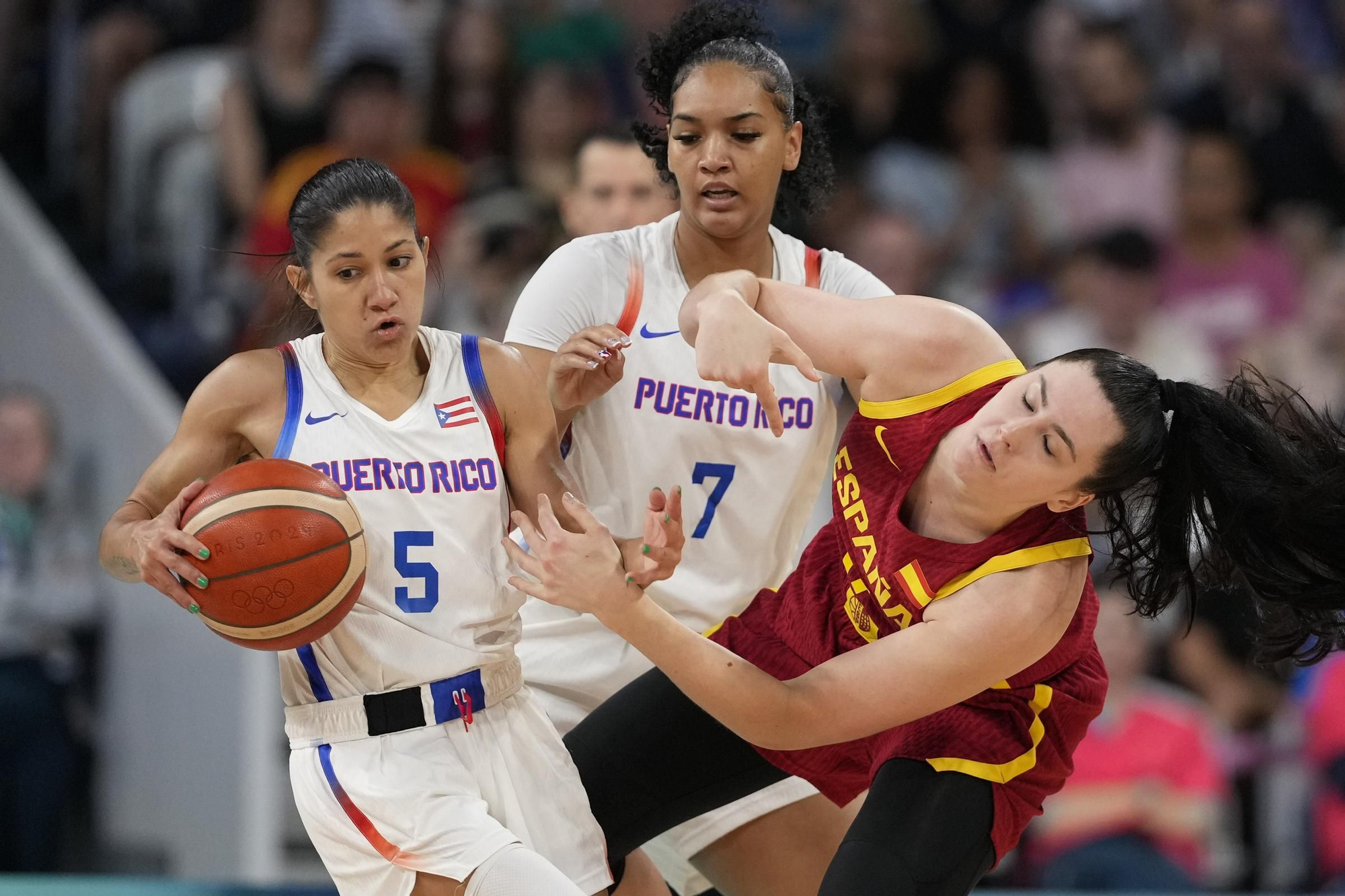 Baloncesto en los Juegos Olímpicos: Puerto Rico - España, en imágenes