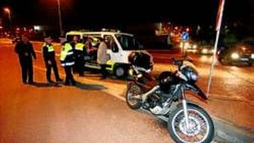 Dos heridos leves en un accidente de moto