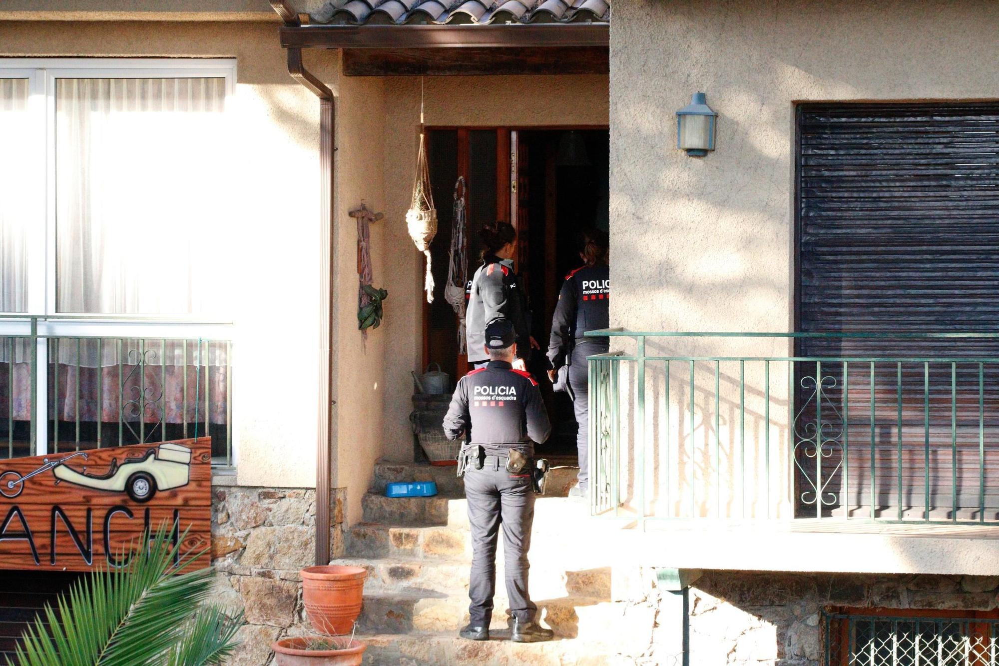 U home s'atrinxera en una casa quan l'anàven a desnonar a Lloret