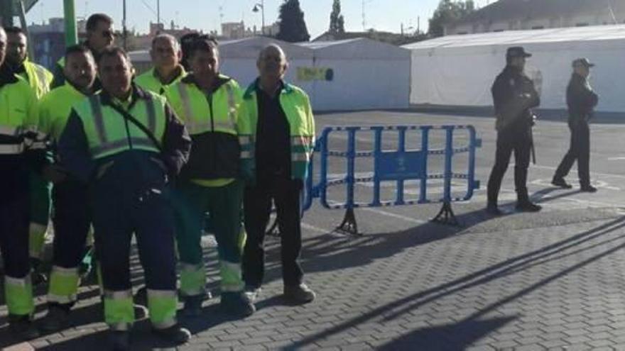 Los trabajadores de Arimesa no pudieron entrar ayer a la presentación de la Feria.