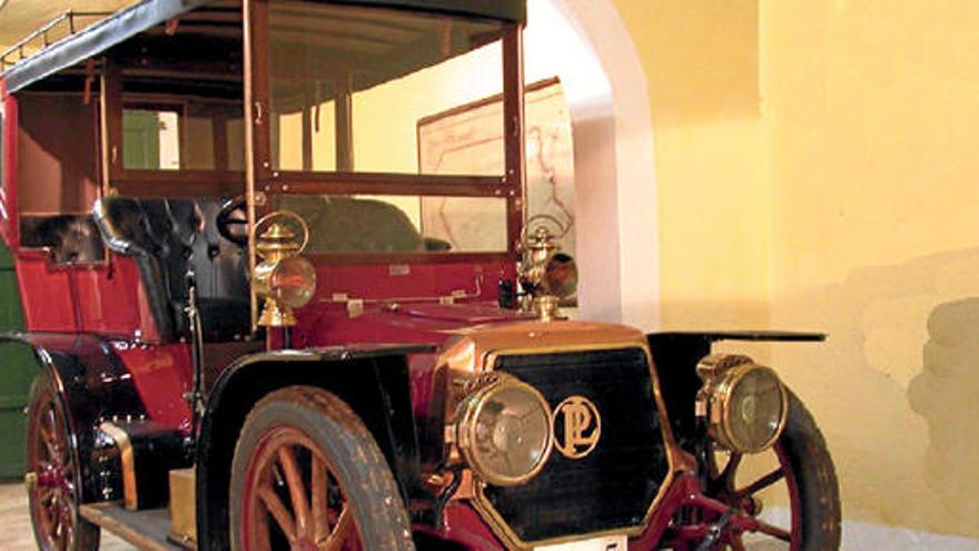 Voilà, das älteste noch erhaltene Auto Mallorcas, das mit einem Nummernschild versehen wurde: ein Panhard-Levasseur von 1905