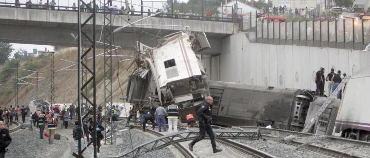 El siniestro ferroviario de Angrois, ocurrido en julio de 2013, dejó 80 muertos y 145 heridos.  // X. ÁLVAREZ