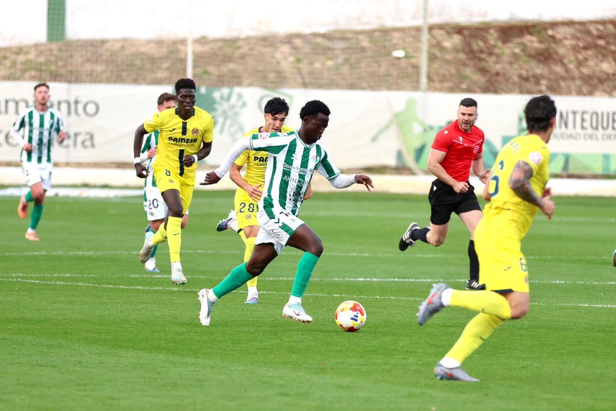 Partido muy reñido e igualado en El Maulí, que se resolvió con el gol de Ismael Sierra.