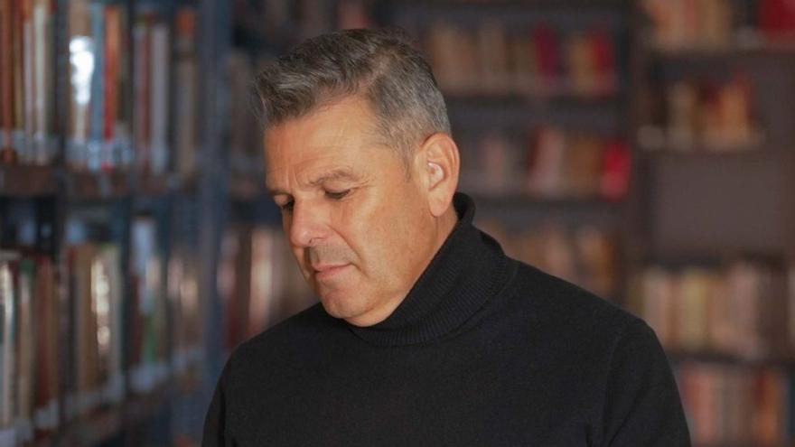 Antonio Manuel, con su última novela publicada