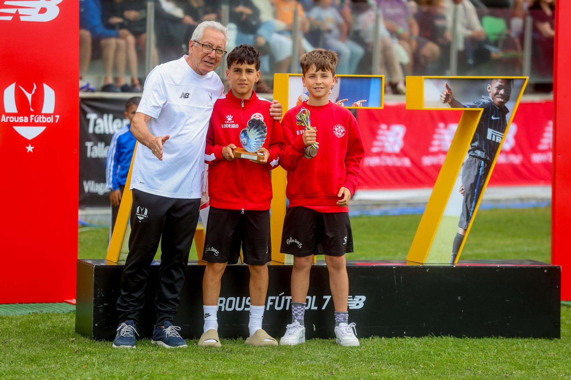 El Porto se lleva el primer título de Arousa Fútbol 7 a Portugal