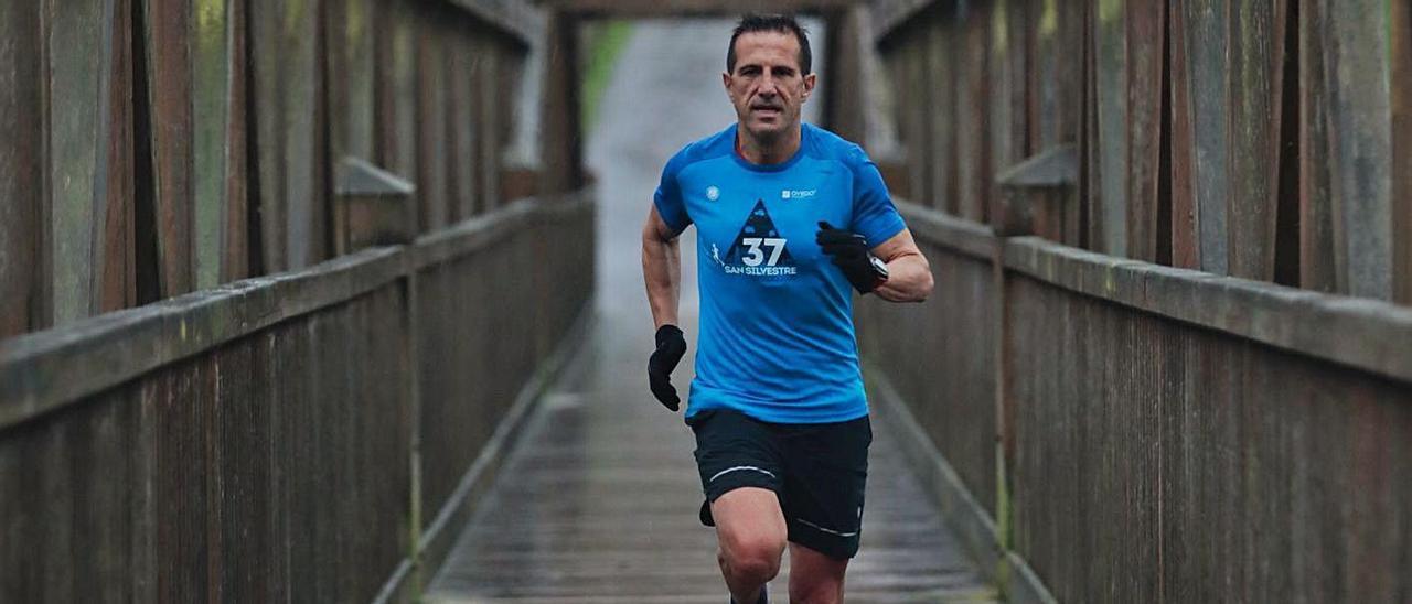 Ángel Zubizarreta, corriendo en el Parque de Invierno el 31 de diciembre. Miki López