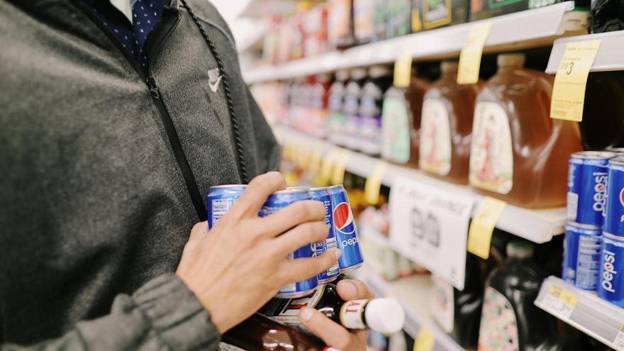 Se extiende la alerta sanitaria por un alimento con salmonela que se vende en los supermercados