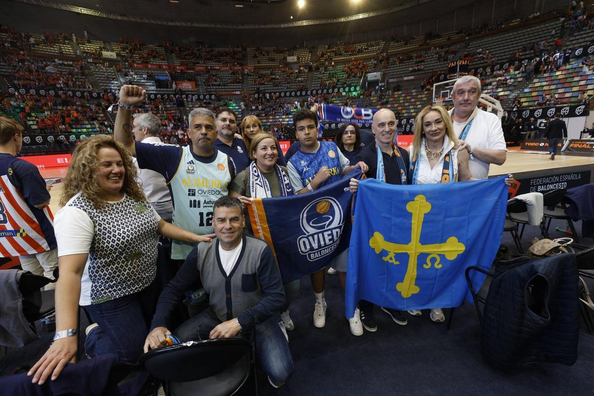 El Estudiantes-Alimerka Oviedo Baloncesto, en imágenes