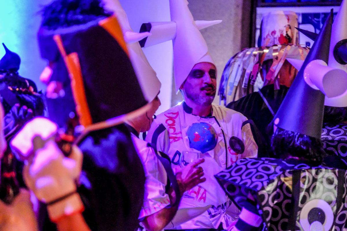 Fiesta de ‘CAAMnaval’:  el dadaísmo