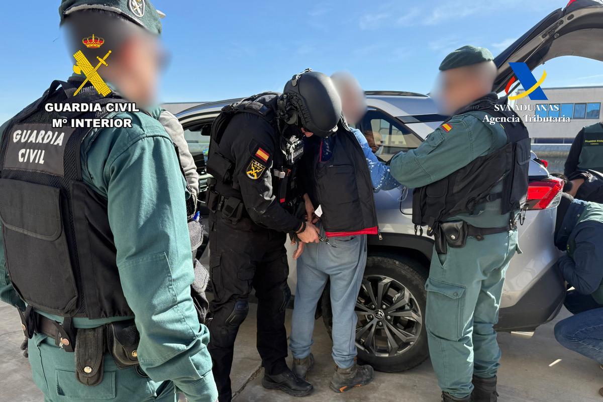 Uno de los traficantes detenidos por introducir 30 kilos de cocaína por el Puerto de València.