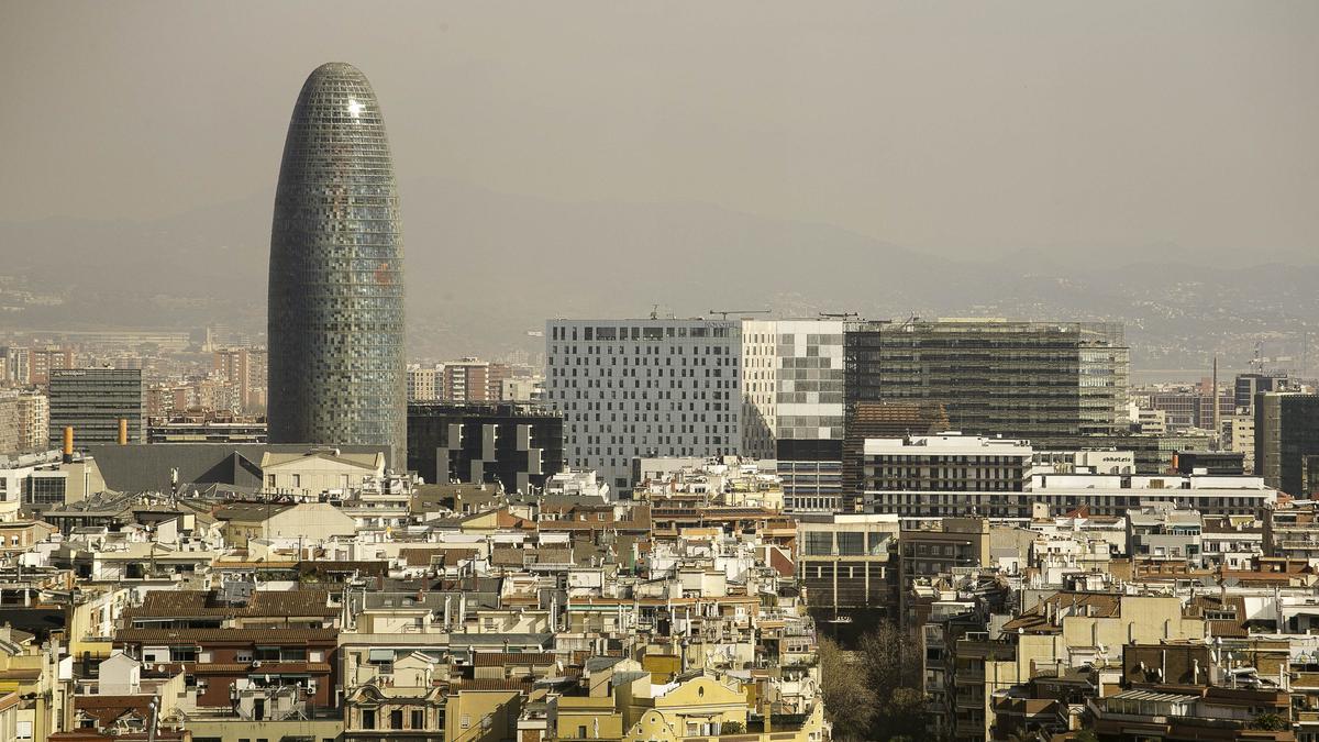 Skyline de Barcelona Torre Agbar