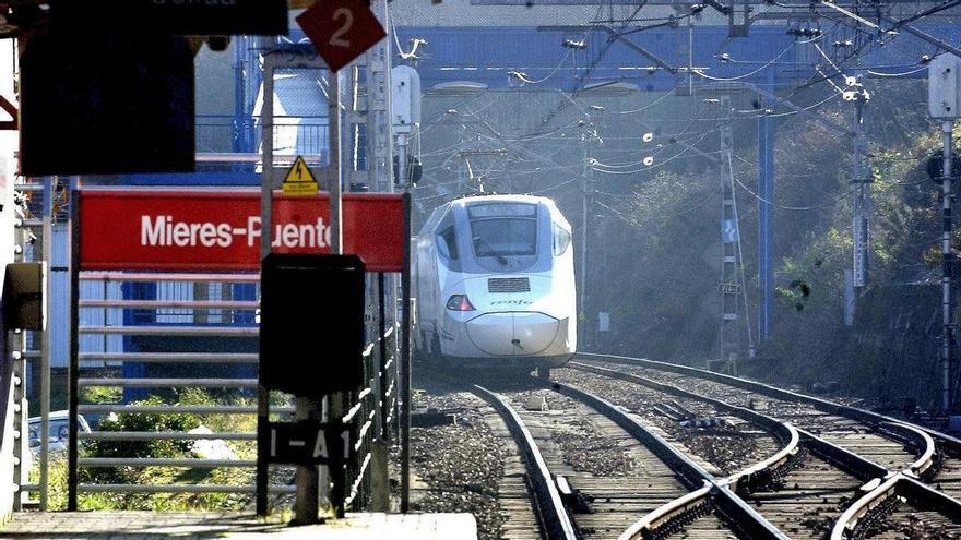Los trabajadores de Renfe irán a la huelga: estos son los días de paros y los servicios mínimos en Asturias
