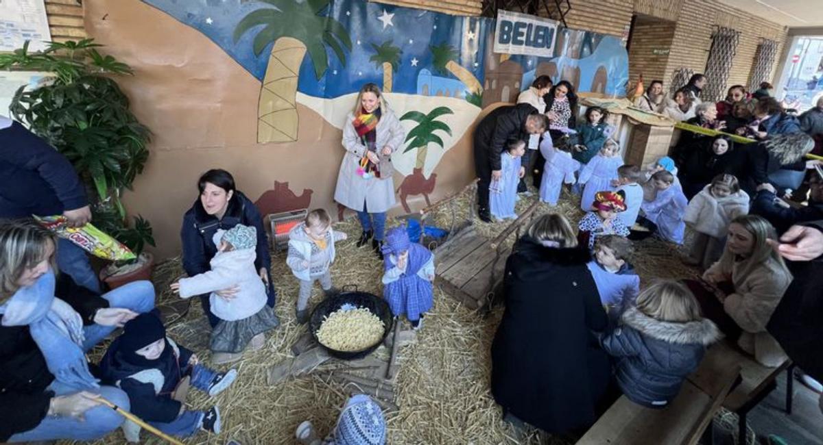 Los niños de la guardería  participaron en el Belén. | I.S.