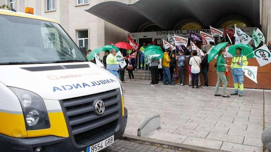 Manifestación de los trabajadores de ambulancias celebrada hace meses.