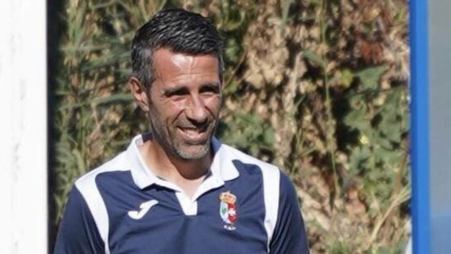 Chuchi Jorques, entrenando al Villaralbo. | ZCF