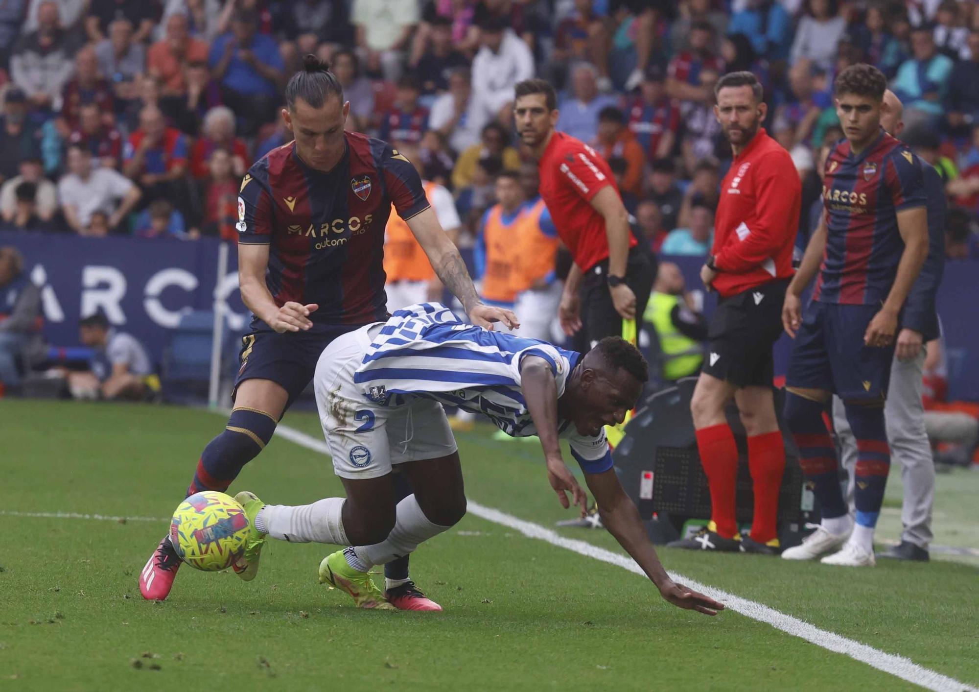 Las mejores imágenes del Levante UD - Deportivo Alavés