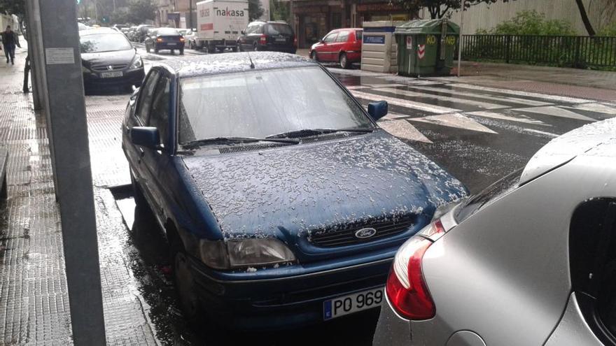 Efectos del granizo en la calle Fernández Ladreda