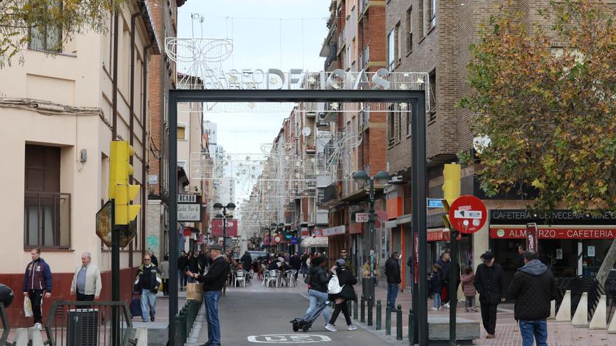 La calle Delicias se estrena como el primer paseo comercial renovado de  Zaragoza