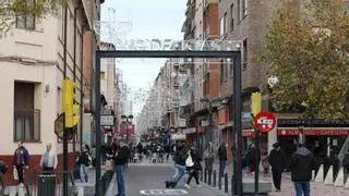 La calle Delicias se estrena como el primer paseo comercial renovado de Zaragoza