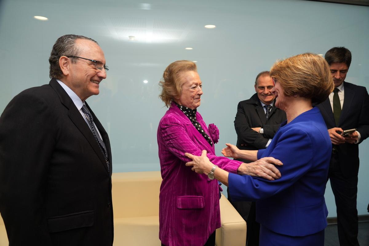 La UJI entrega a Mediterráneo la Distinción Extraordinaria