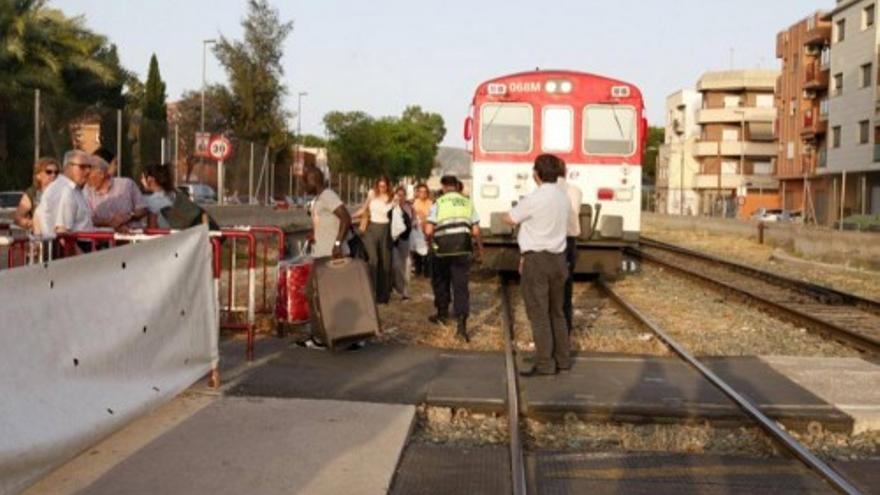 Nueva concentracion para exigir que el tren vaya soterrado en Murcia