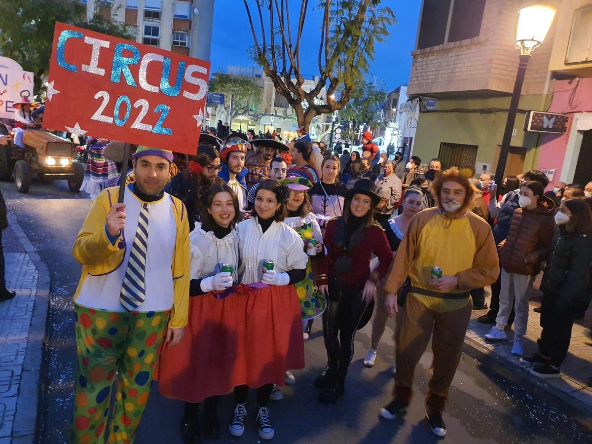 Los vecinos se lo pasarán en grande durante el pasacalle.