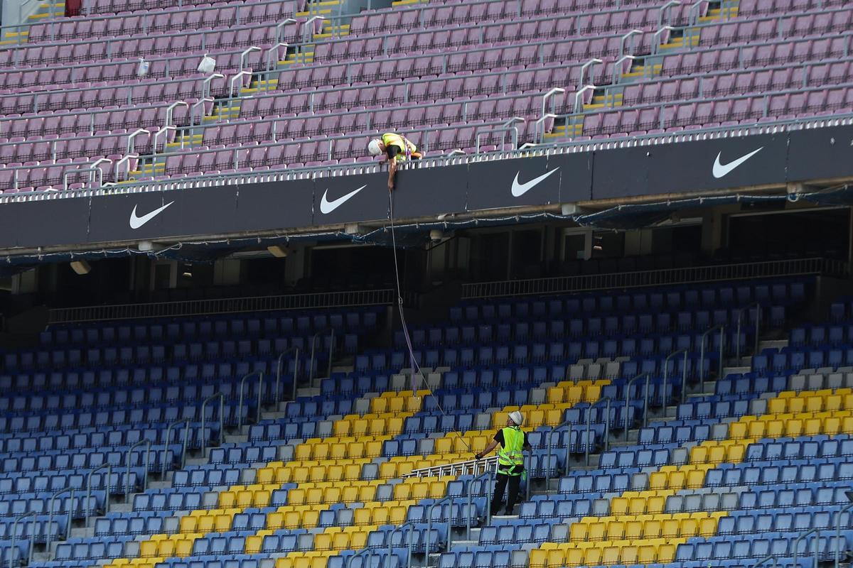 Colocación de la primera piedra del futuro Camp Nou