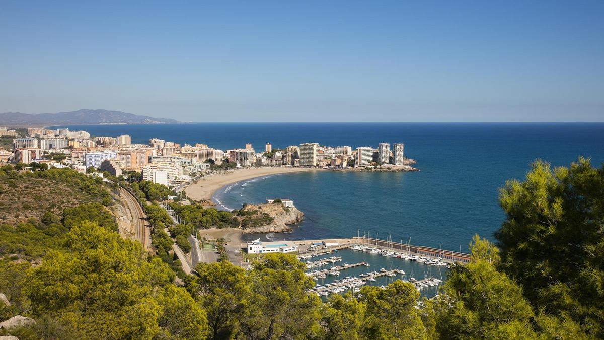 La combinación de entono natural y playas reconocidas internacionalmente hacen de Orpesa el lugar ideal para disfrutar de las vacaciones.
